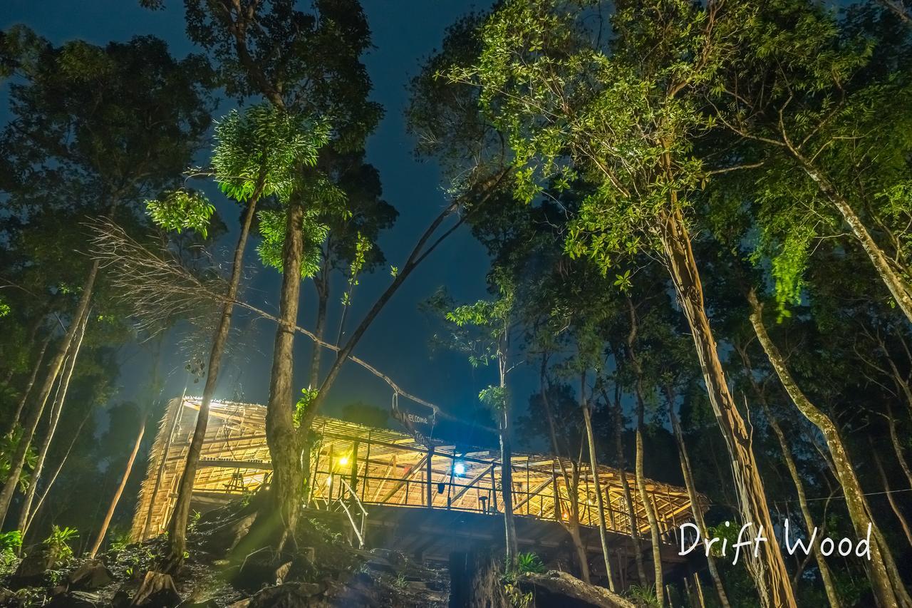 Driftwood Hostel And Bungalows Ко Ронг Санлоем Екстериор снимка