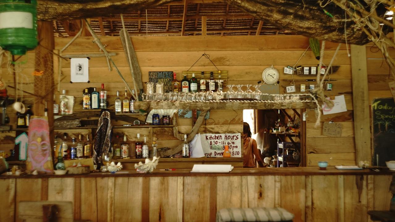 Driftwood Hostel And Bungalows Ко Ронг Санлоем Екстериор снимка