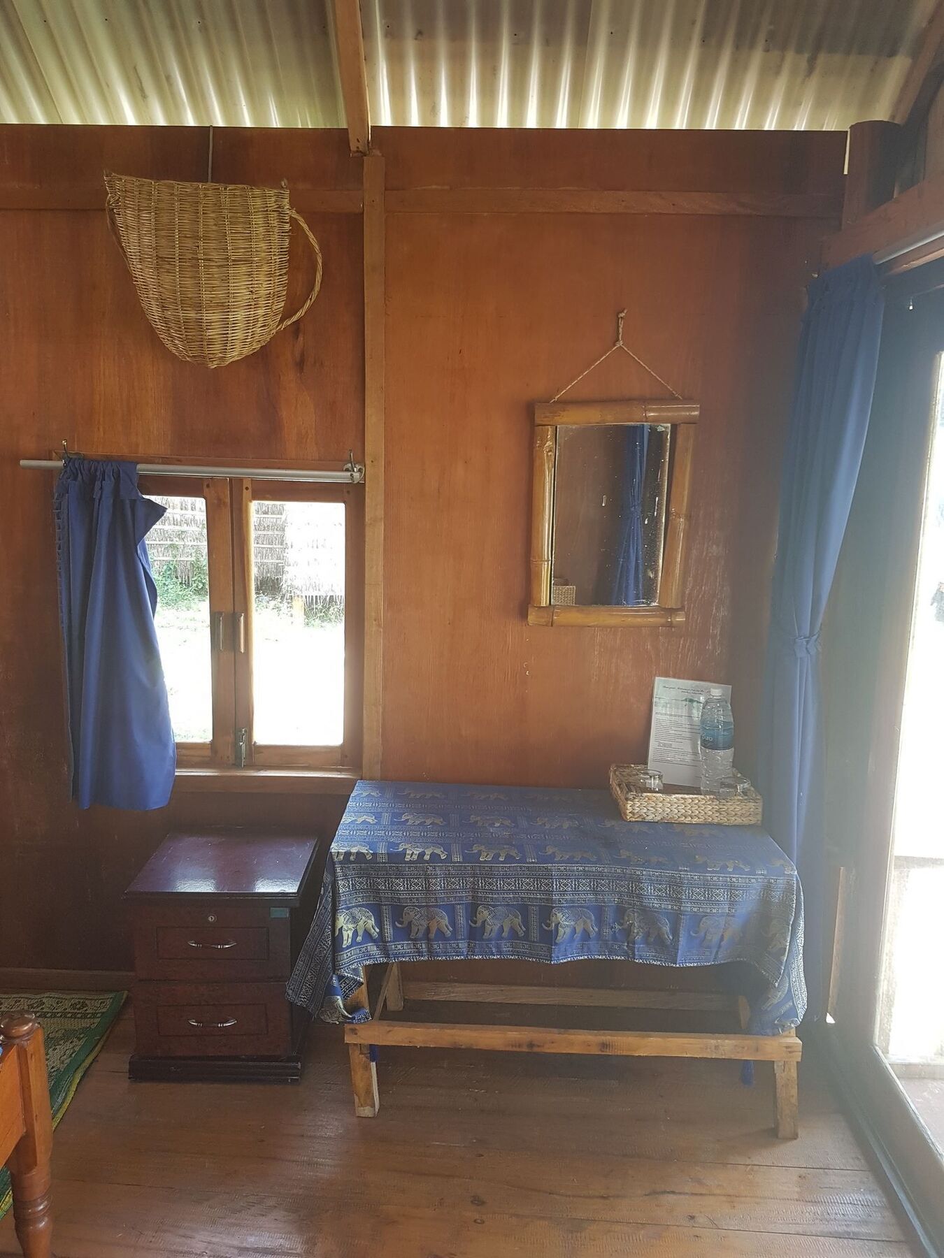 Driftwood Hostel And Bungalows Ко Ронг Санлоем Екстериор снимка